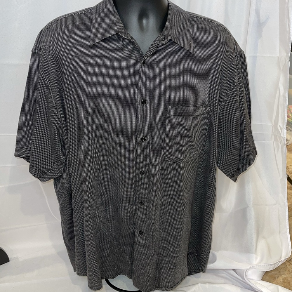 Perry Ellis button up shirt 100% cotton size XL
